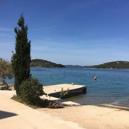 Ina By The Sea *