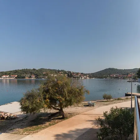 Ina By The Sea * Luka (Dugi Otok)