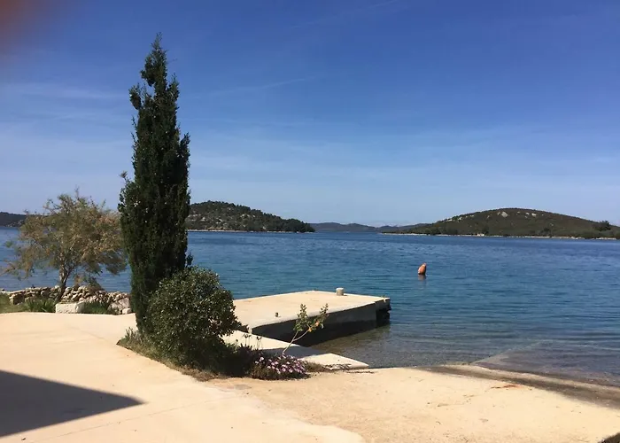 Ina By The Sea *